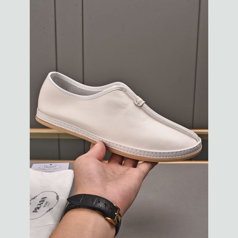 Pra*a leather shoes